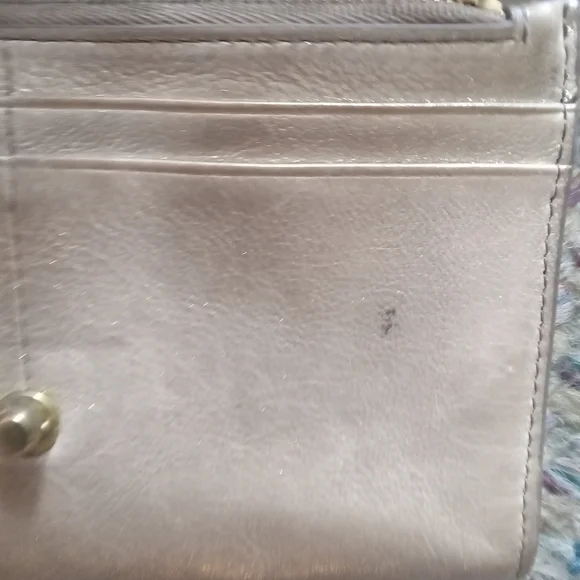 Cute Pre-owned Leather Gold Fossil Crossbody Purse - Picture 8 of 10